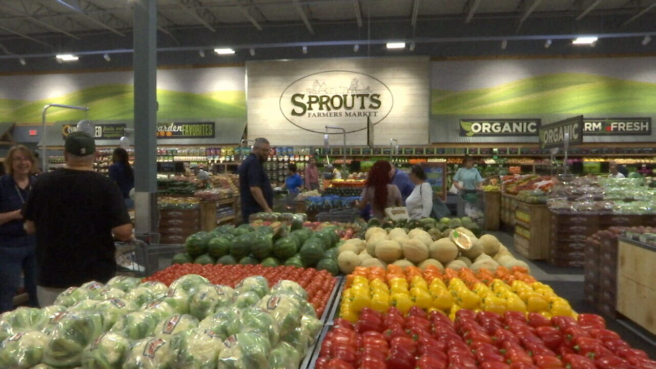 Jacksonville's 1st Sprouts Farmers Market opens